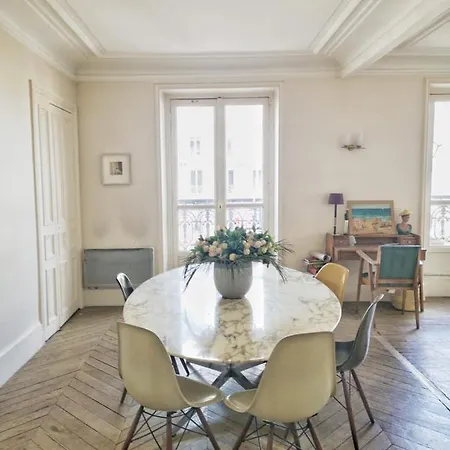 Appartement Spacieux Centre De Paris Апартаменты *